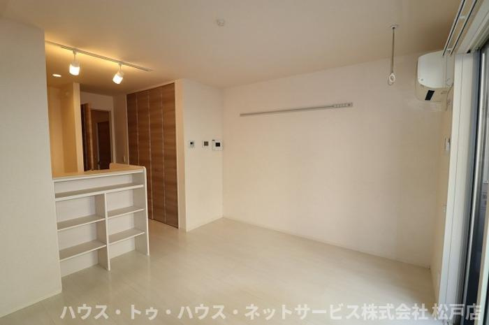 コンフォールドミール北松戸の居間・リビング