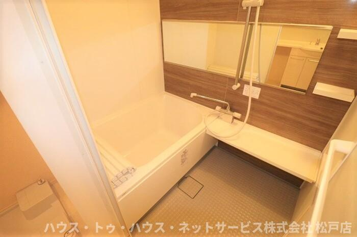 コンフォールドミール北松戸の浴室