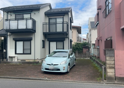 【外観】 | 文京売地 | 現地に行くなら、物件の周囲の地形がどうなっているかを見ることも大切です。周辺より低くなっている土地では、大雨などで水が集まりやすいため、地盤が弱くなっているということも考えられるため、注意が必要です。