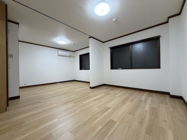 エルハイツの洋室