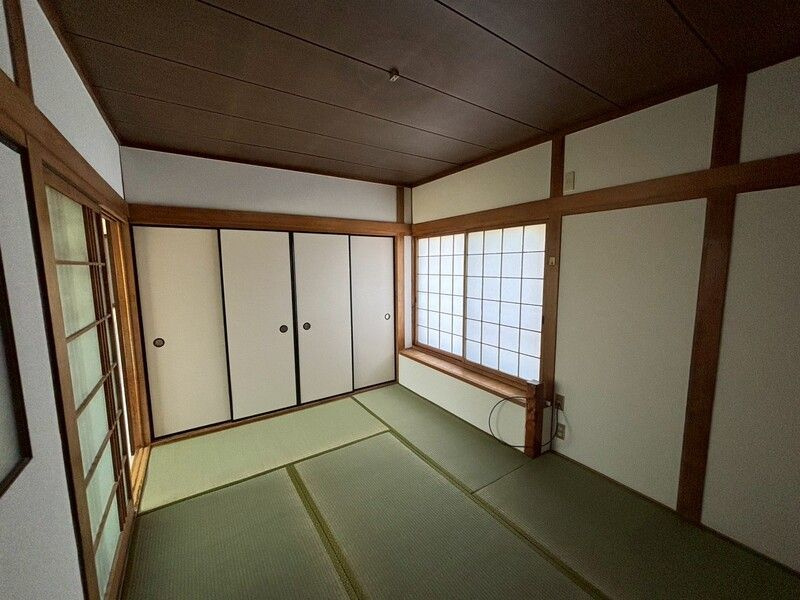 堂山町シャッター付き車庫貸家の和室