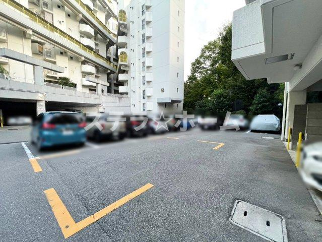 千里山ロイヤルマンション2番街D棟の駐車場|マンション駐車場です