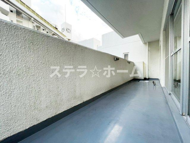 千里山ロイヤルマンション2番街D棟のバルコニー|広々としたバルコニーです