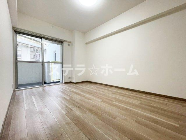 千里山ロイヤルマンション2番街D棟の洋室|明るい洋室です
