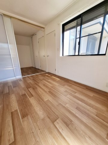メゾン六番町の洋室