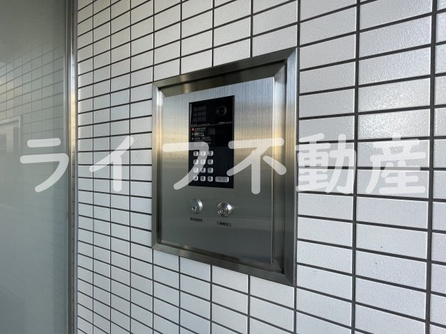 ビバス茨木のエントランス|清潔なエントランスです