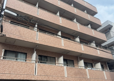 【バルコニー】 | ねっと９ぱー　日神パレステージ相模原 | 一般的なバルコニーは、奥行1.5ｍ程ですが、ワイルドバルコニーは2ｍまで広がっています。そのため洗濯物の間隔をあけ干すことができ、乾きやすいというメリットや、ガーデニングが楽しめる等の特徴があります。