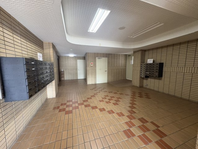 マンション元町のエントランス