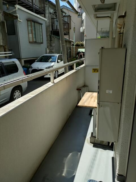 グランドール根岸のバルコニー