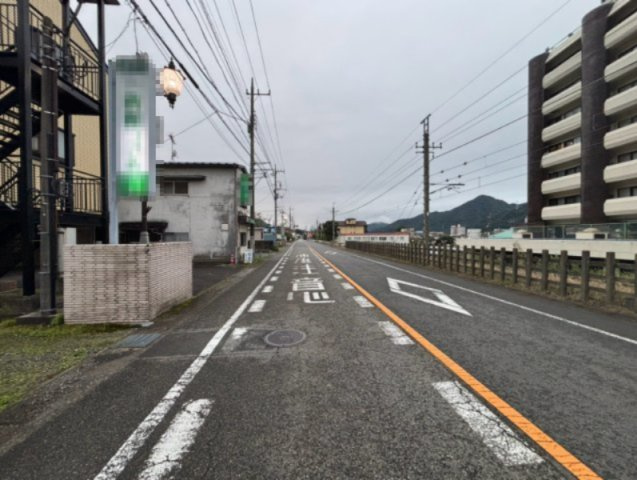日光市鬼怒川温泉大原　中古戸建の前面道路含む現地写真