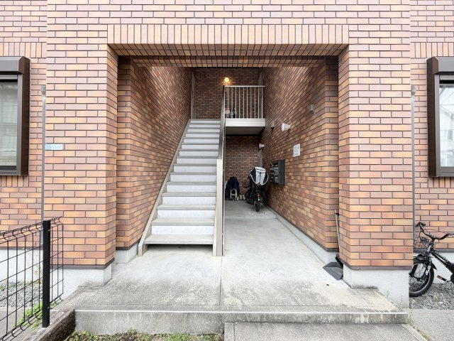 Sフラット N棟のエントランス