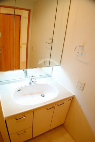 ロイヤルパークスなんば　塩草立葉小学校区の独立洗面台|ロイヤルパークスなんば　独立洗面台