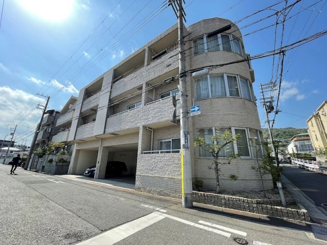神戸市東灘区岡本２丁目の賃貸マンションの外観