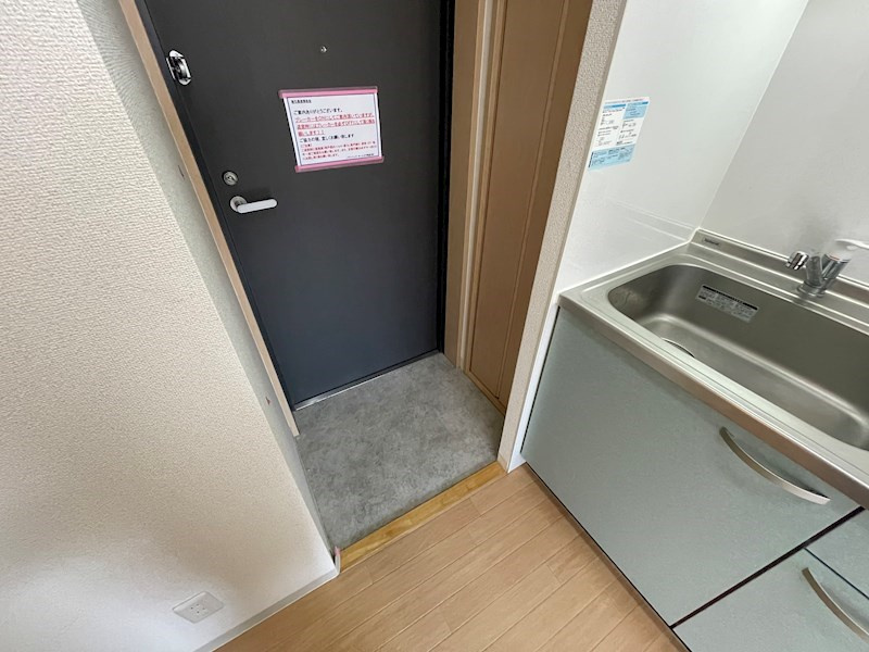 神戸市東灘区岡本２丁目の賃貸マンションの玄関