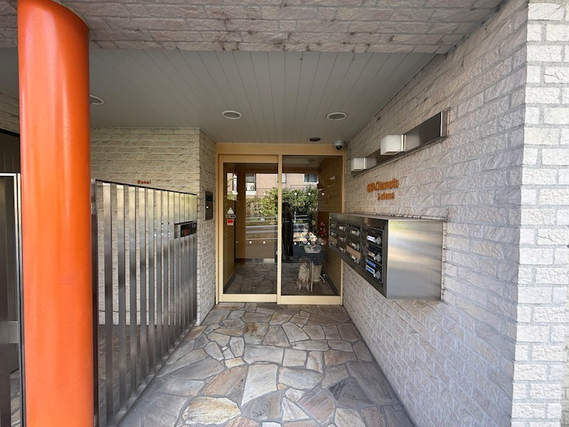 神戸市東灘区岡本２丁目の賃貸マンションのエントランス