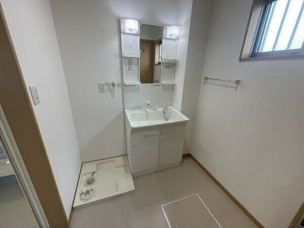MANAHOUSEの洗面所