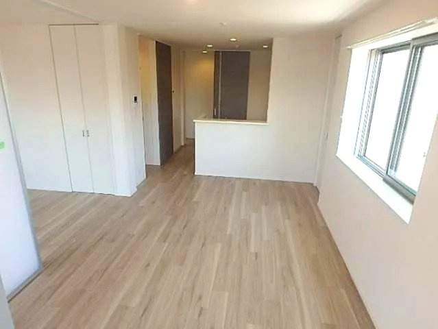 西宮市甲子園口５丁目の賃貸マンションの居間・リビング