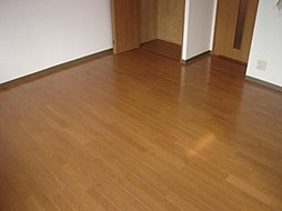 ジェヌイン本山の洋室