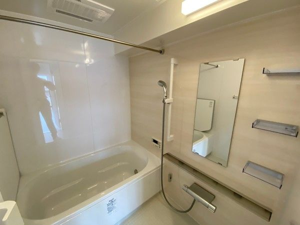 西宮市老松町の賃貸マンションの浴室