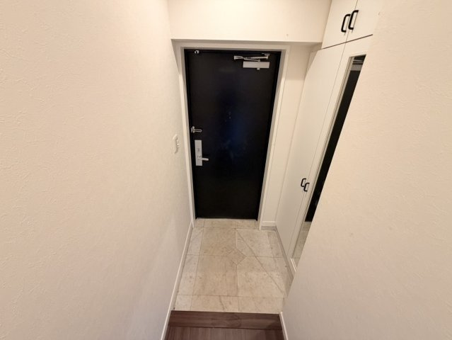 西宮市老松町の賃貸マンションの玄関