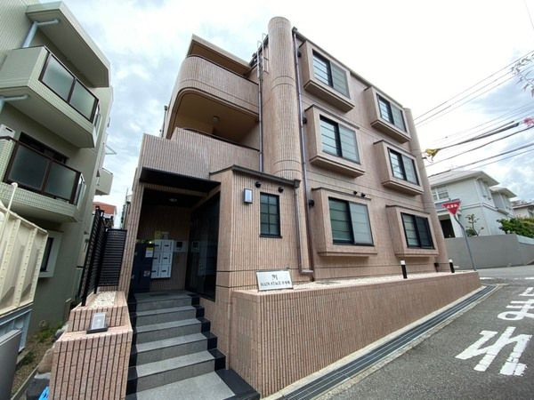 西宮市老松町の賃貸マンションの外観