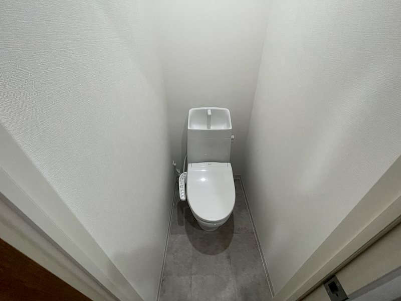 神戸市中央区日暮通５丁目の賃貸マンションのトイレ