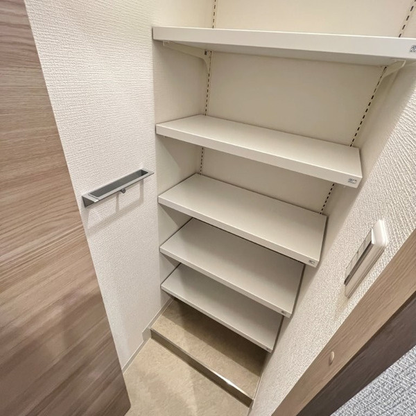 神戸市東灘区深江北町１丁目の賃貸マンションの収納