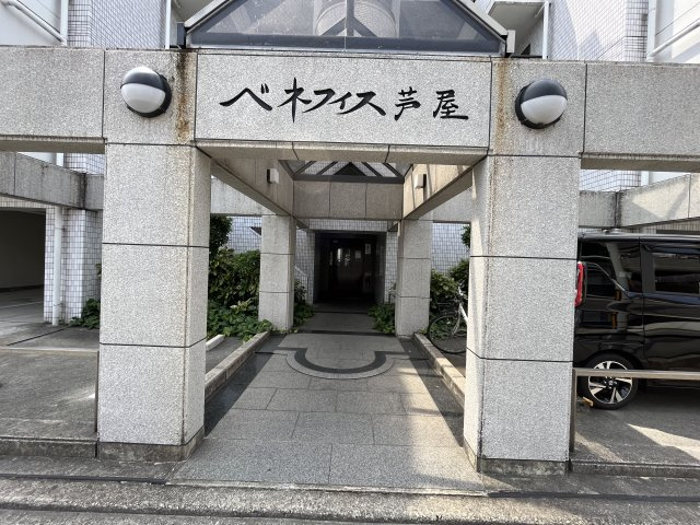 神戸市東灘区深江北町１丁目の賃貸マンションのエントランス