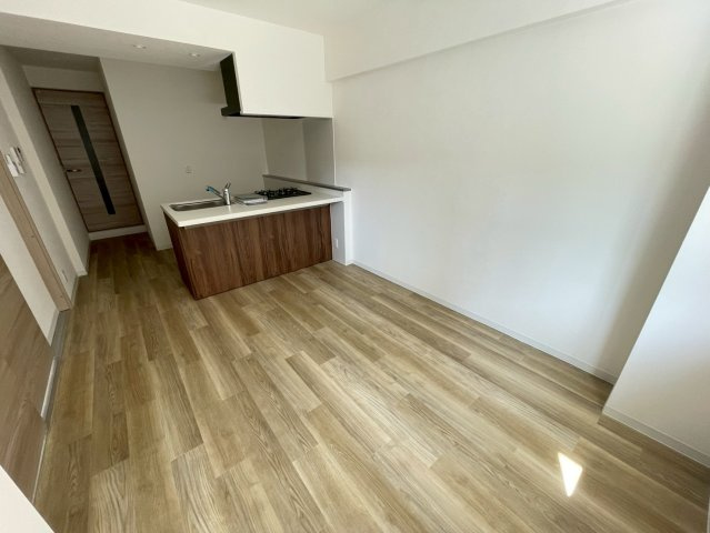 神戸市東灘区深江北町１丁目の賃貸マンションの居間・リビング