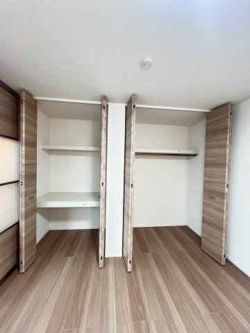 西宮市上甲子園１丁目のアパートの収納