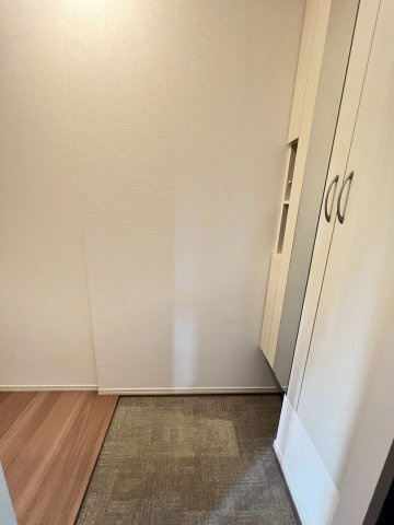 西宮市上甲子園１丁目のアパートの玄関