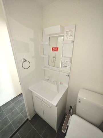 神戸市中央区割塚通２丁目の賃貸マンションの洗面所