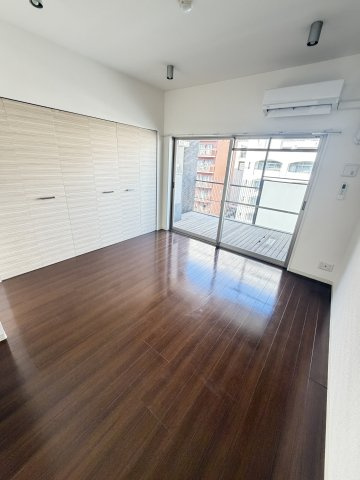 神戸市灘区友田町３丁目の賃貸マンションの居間・リビング
