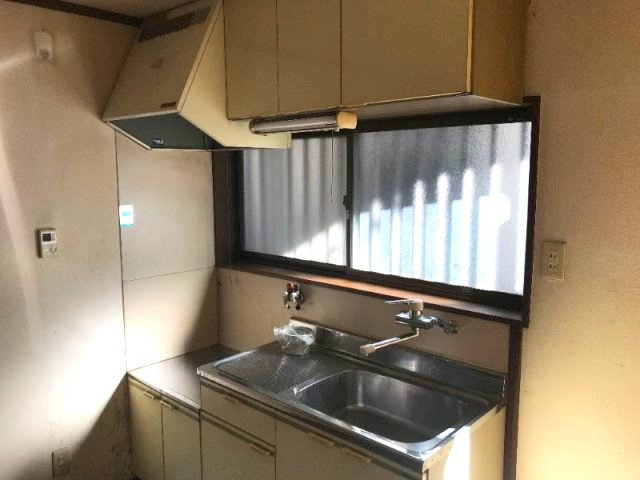 芦屋市浜町のアパートのキッチン