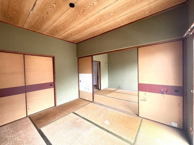 エメラルドマンション田方の和室