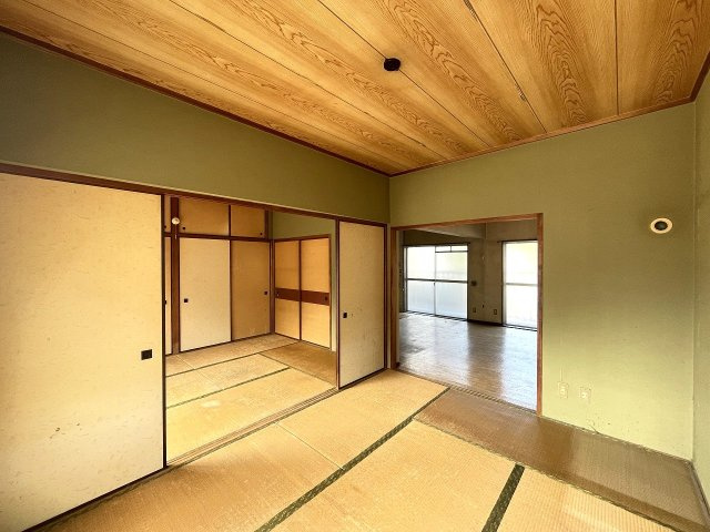 エメラルドマンション田方の和室|家事がはかどる食洗機能付きのキッチンです。