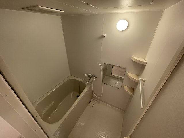 西宮市門前町の賃貸マンションの浴室