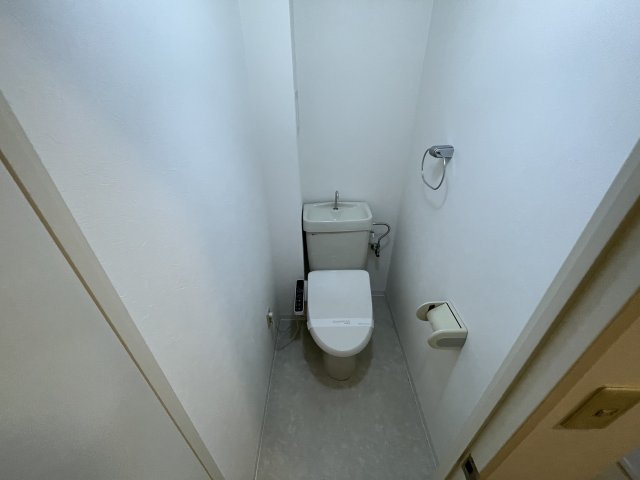 西宮市門前町の賃貸マンションのトイレ