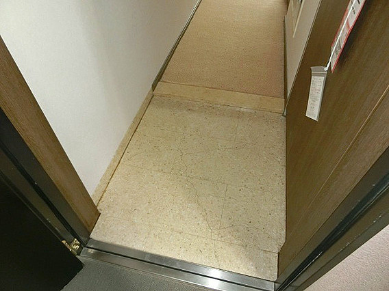 藤和シティホームズ灘の玄関
