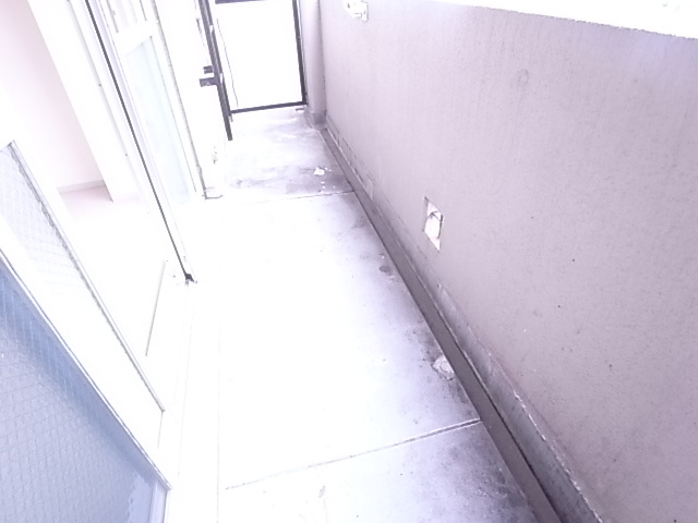 神戸市灘区友田町３丁目の賃貸マンションのバルコニー