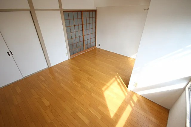 神戸市灘区船寺通５丁目の賃貸マンションの居間・リビング