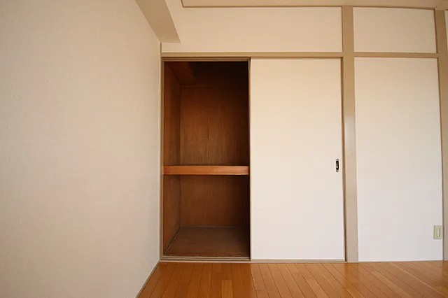 神戸市灘区船寺通５丁目の賃貸マンションの収納