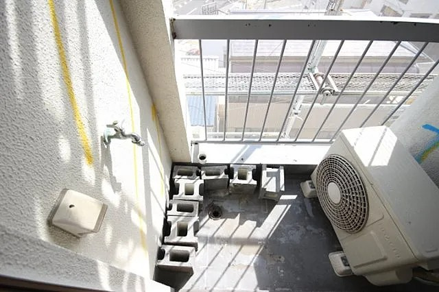 神戸市灘区船寺通５丁目の賃貸マンションのバルコニー