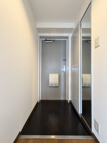 フォウレス塚口の玄関