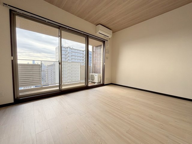 アーバンフラッツ西中島の居間・リビング
