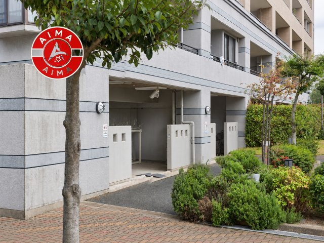 ライオンズガーデンシティ鳥飼3番館の駐輪場|屋根付きの駐輪場なので雨の日でも安心です。