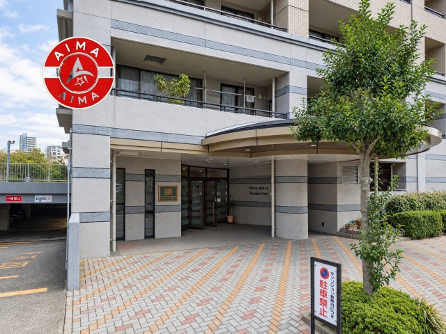 ライオンズガーデンシティ鳥飼3番館|きれいなエントランス入口です。