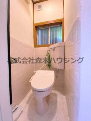 【トイレ】 | 　寝屋川市菅相塚町11戸建貸家 | トイレも気になるポイント