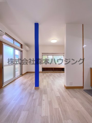 【居間・リビング】 | 　寝屋川市菅相塚町11戸建貸家 | きれいなリビングです