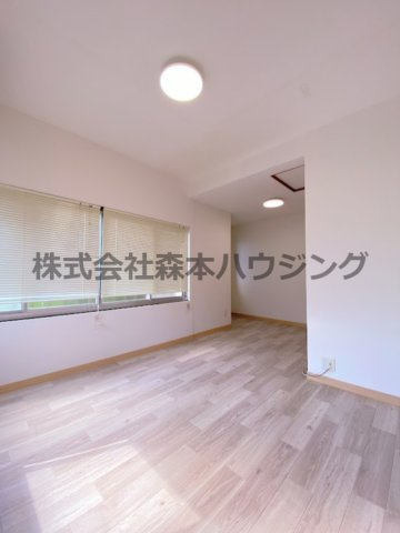 【洋室】 | 　寝屋川市菅相塚町11戸建貸家 | きれいな洋室です